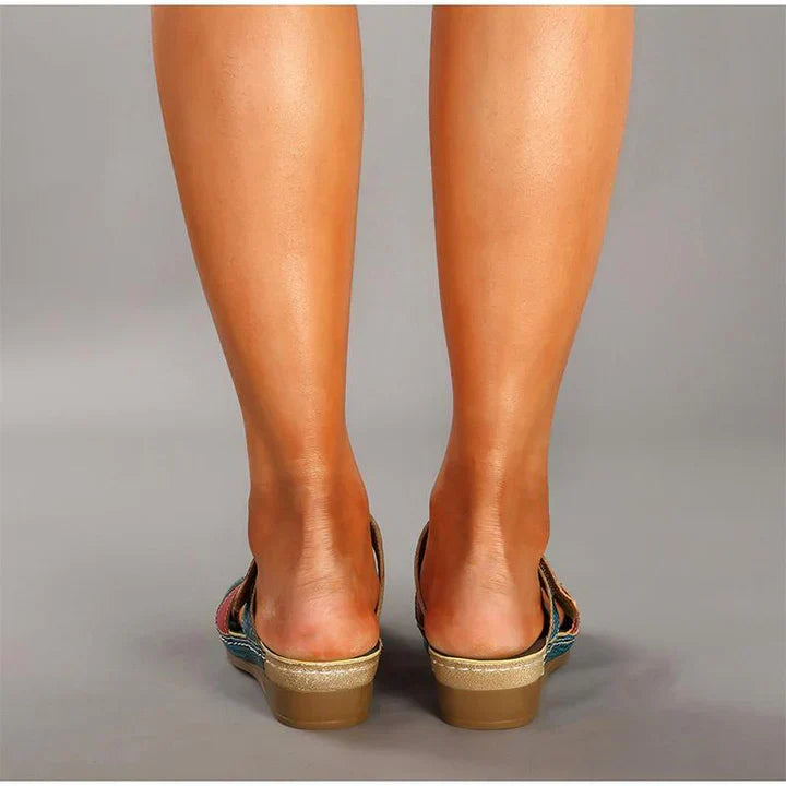 Bequeme und modische orthopädische Sommersandalen