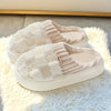 SnugStep™ - Karierte flauschige Winterpantoffeln