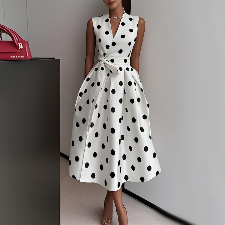 Elegantes Punktekleid für Büro und Freizeit