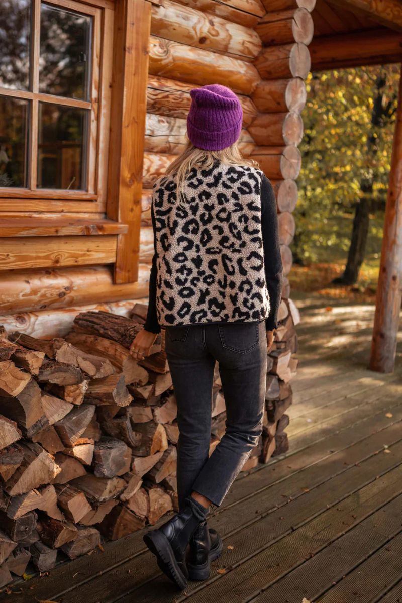 ASTRID™ | Die Leoparden-Strickweste