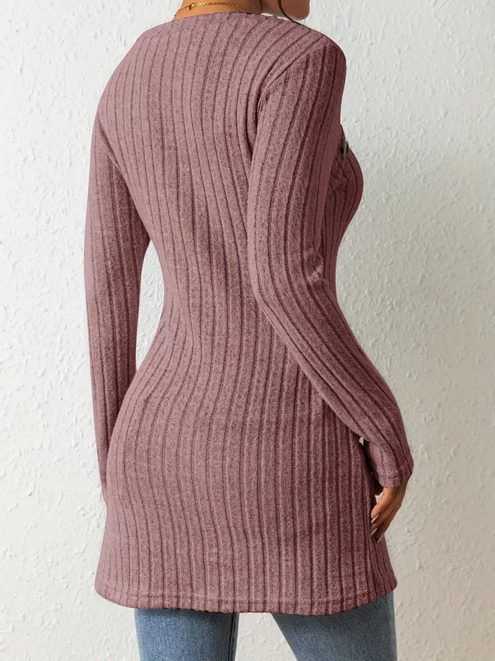 Julia - Asymmetrisches Top Mit Knöpfen Und Rippenstruktur