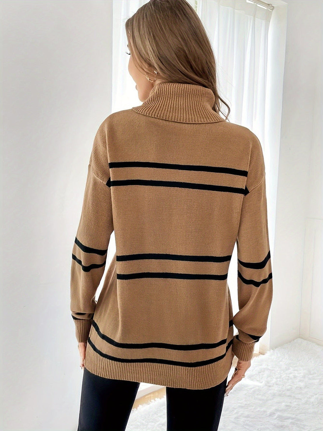 Thea – Gestreifter Rollkragenpullover