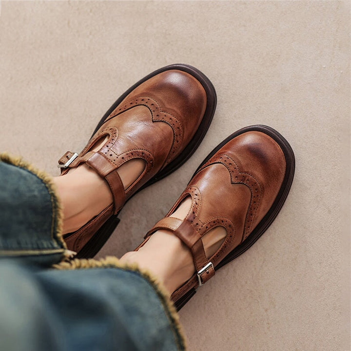 T-Riemen-Schuhe Damen – Strukturierte Optik mit perforierten Details