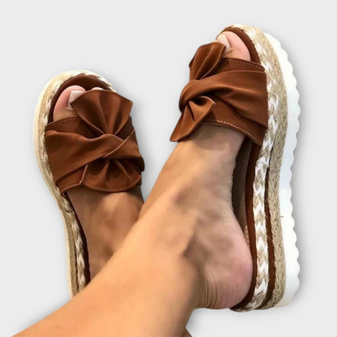 Plateau-Pantoletten Damen Strukturierte Sohle mit Schleifendetail