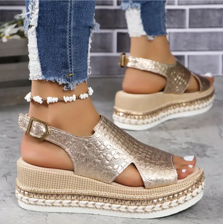Plateausandalen Damen Geflochtenes Design mit Cut-out-Details