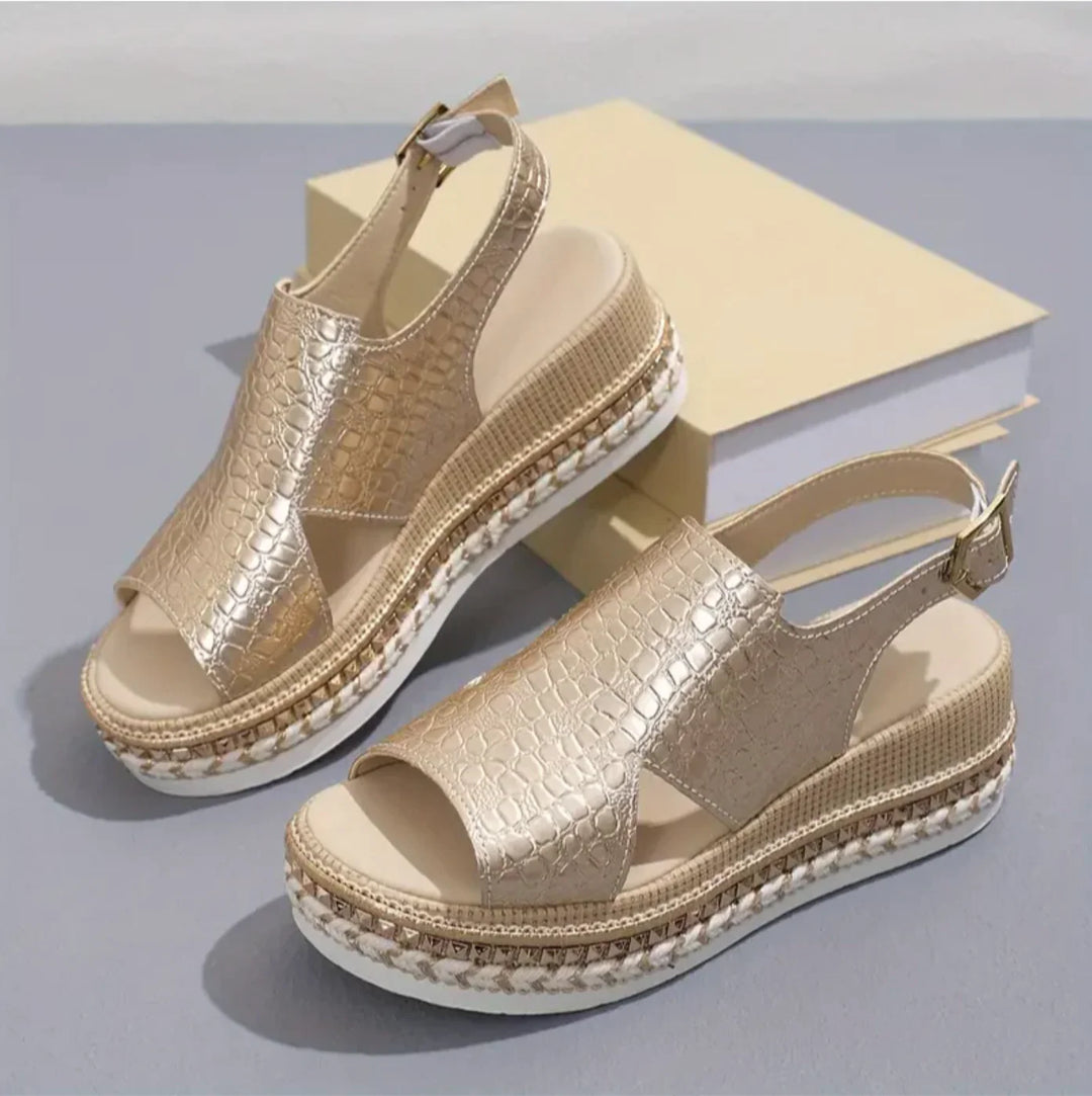 Plateausandalen Damen Geflochtenes Design mit Cut-out-Details