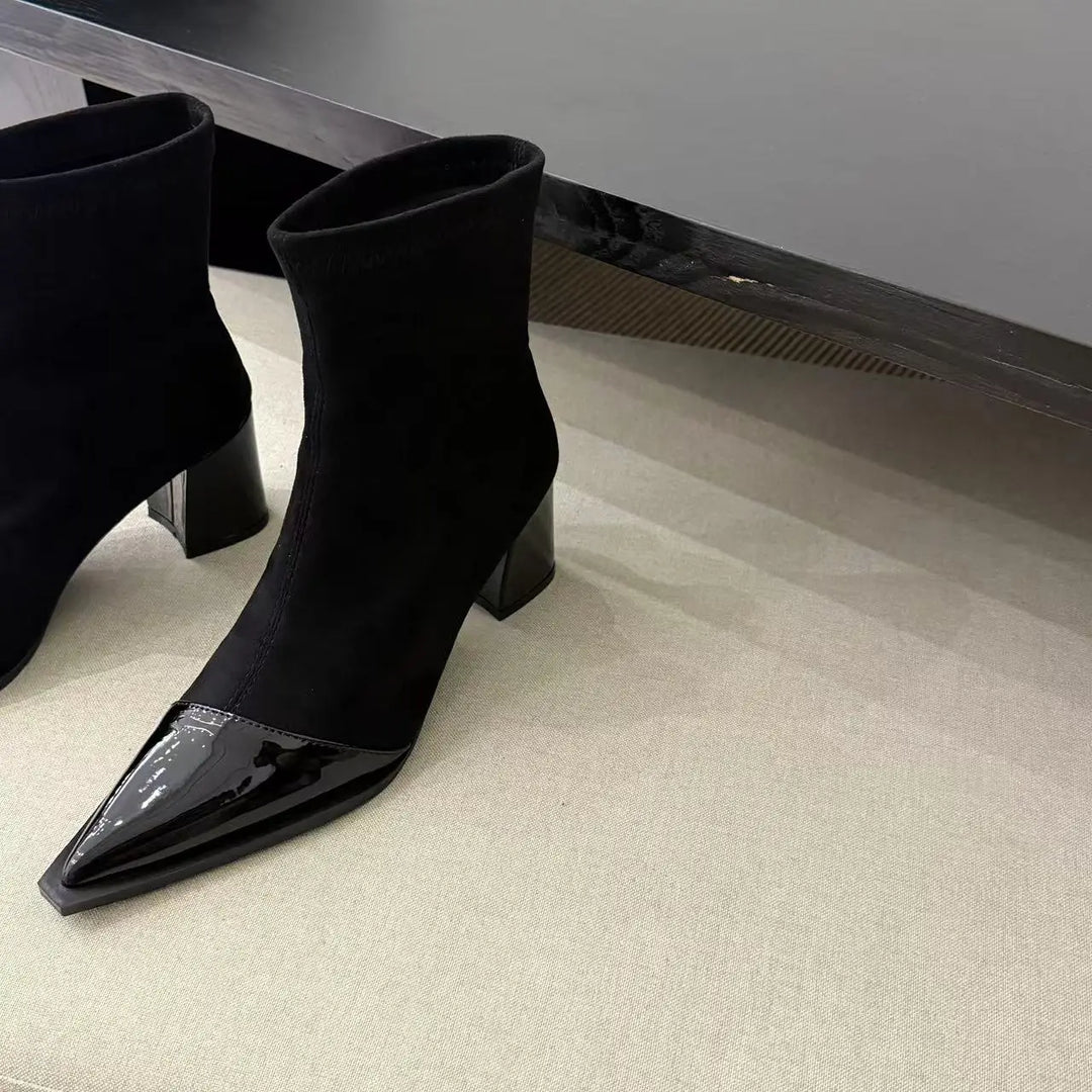 Damenstiefel mit spitzem Absatz