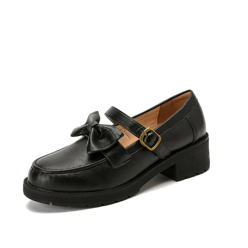 Melanie | Leichte Lederschuhe im klassischen Stil