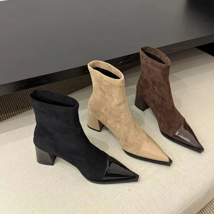 Damenstiefel mit spitzem Absatz