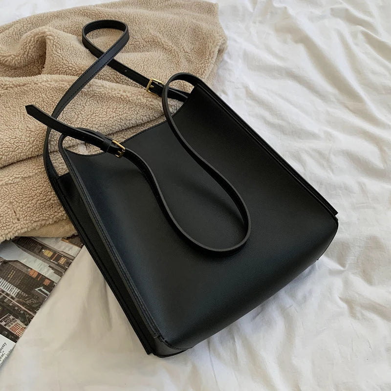 LuxTote™️ - Minimalistische Vegane Leder-Tasche