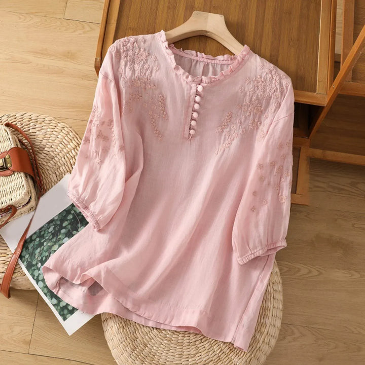 Evelyn – Bestickte Bluse mit Knopfleiste vorne