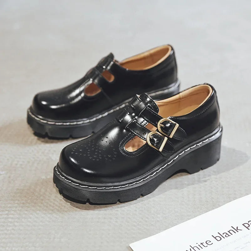 Coraline | Lederschuhe im japanischen Stil