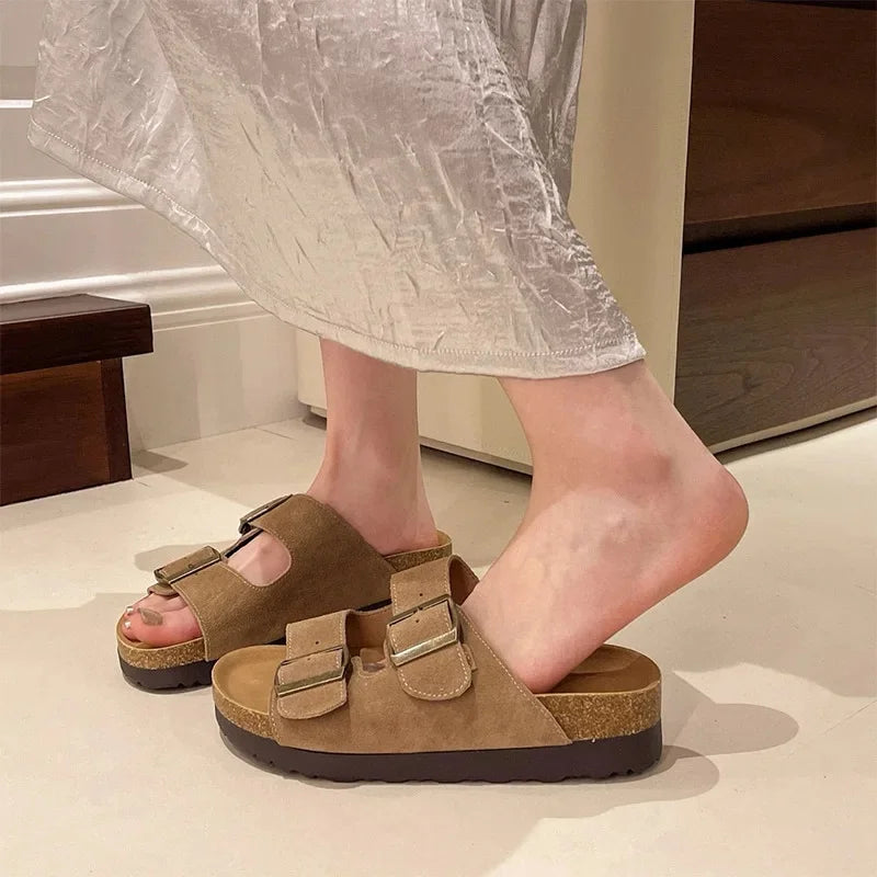Slip-On-Sandalen Damen – Mittelsohle in Korkoptik mit zwei Schnallenriemen