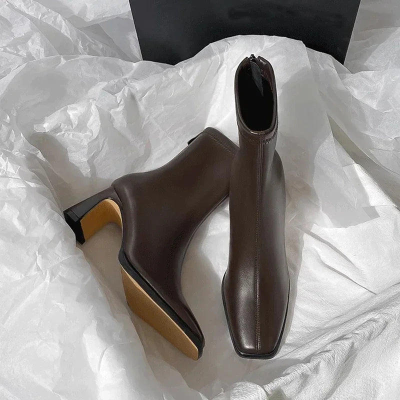 Helga | Elegante Winterstiefel mit quadratischer Spitze