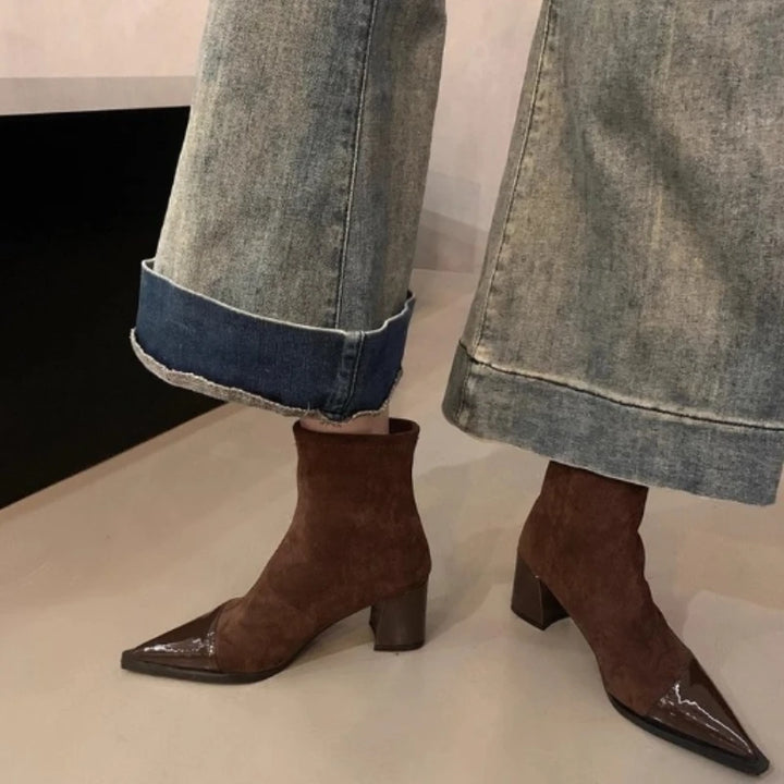 Damenstiefel mit spitzem Absatz