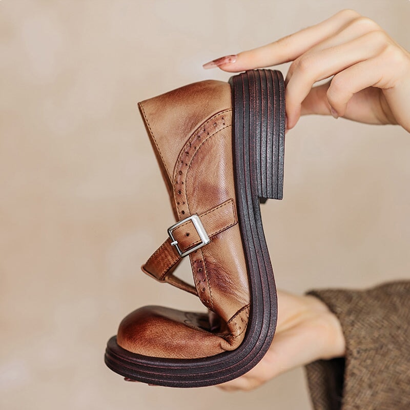 T-Riemen-Schuhe Damen – Strukturierte Optik mit perforierten Details