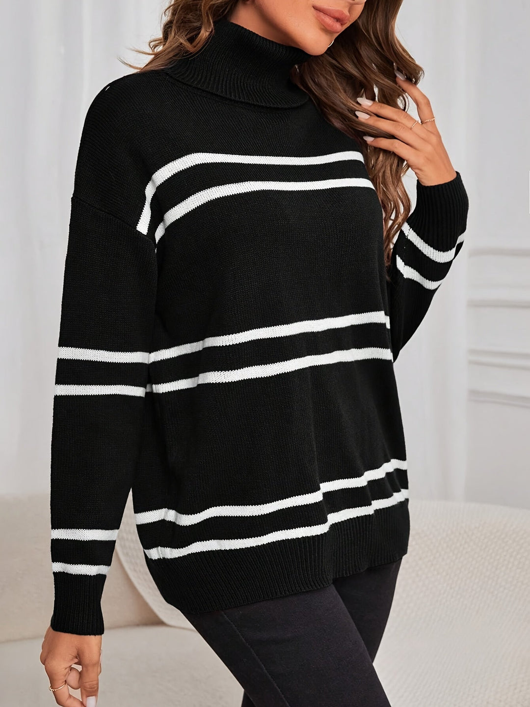 Thea – Gestreifter Rollkragenpullover