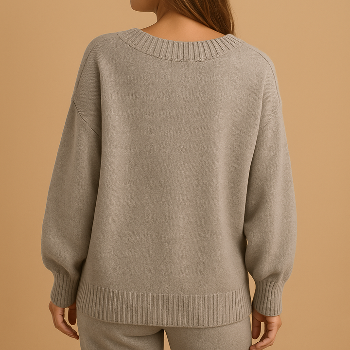 Gestrickter V-Ausschnitt-Pullover für Damen mit eleganter Passform | Yara