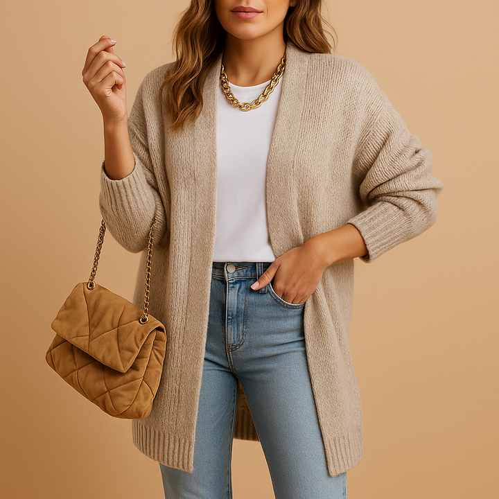 Klassische gestrickte Damenstrickjacke mit offener Vorderseite | Evelien