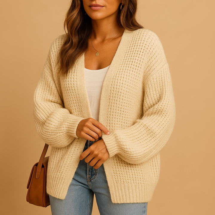 Locker fallende, gestrickte offene Damenstrickjacke mit lässiger Passform | Elina