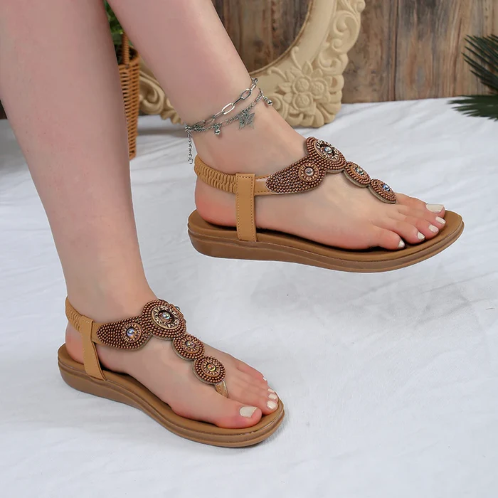 Yelina – Verzierte Sandalen mit elastischem Band